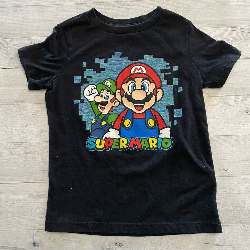 Old navy kids super mario shirt size 5